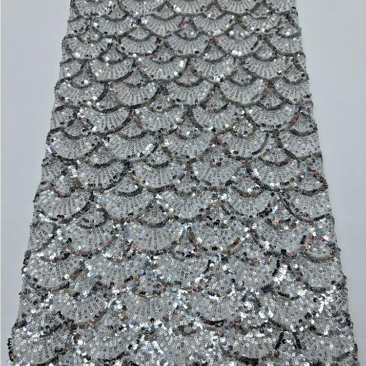 新款美人鱼鳞片银色亮片气质名媛礼服面料弹力亮闪舞台裙子旗袍布