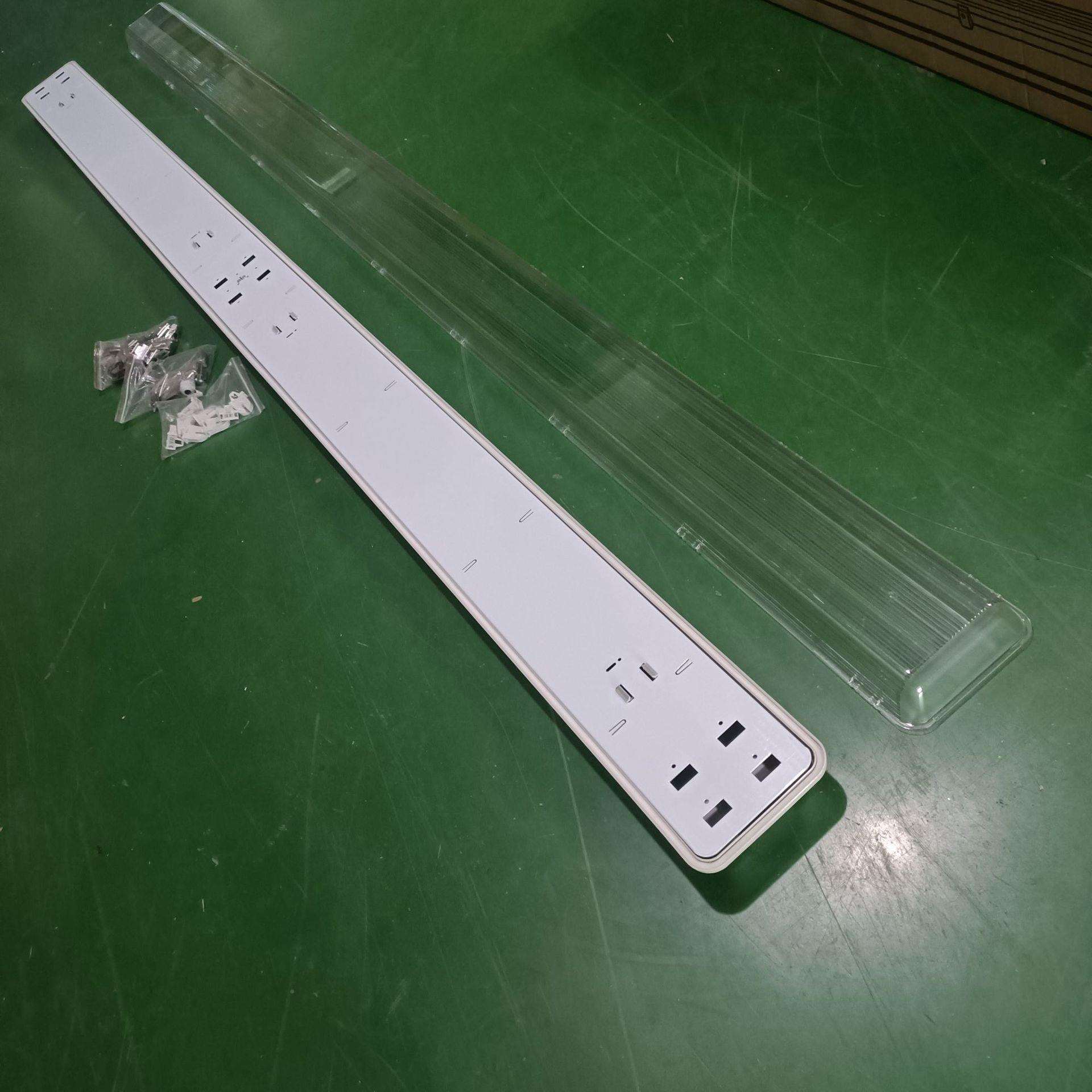 ALBL8管LFED三防灯具外壳2.4米双三防灯三套件PC+PC防支架灯CEROS