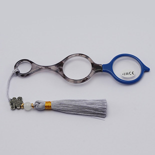严选新款折叠pc老花镜女手持流苏款时尚小巧双色手持老花眼镜个性