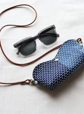 文手作   f重工刺绣 斜跨眼镜袋眼睛收纳包便携加厚蓝色眼镜包