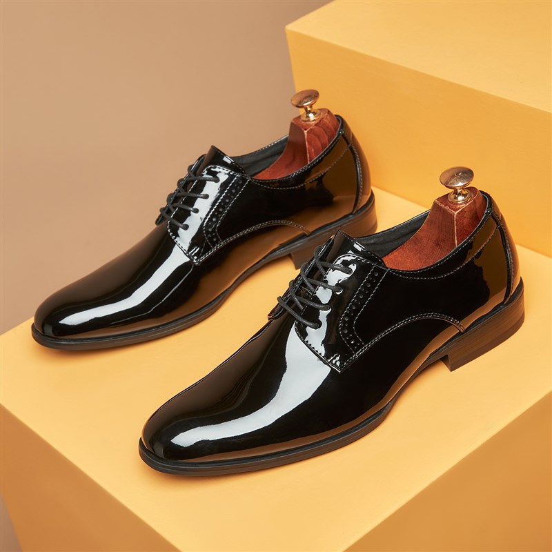 尖头英伦亮面皮鞋男士漆皮休闲商务正装鞋系带青年潮流婚礼德比鞋