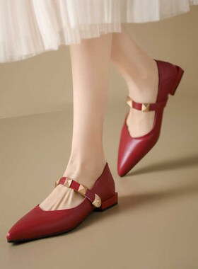 铆钉单鞋女低跟脚肥脚宽大码女鞋41一43春秋款平底红色婚鞋尖头40