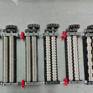 白水寺家用压面机面条机刀头刀具配件圆面刀板面刀削面刀不锈钢刀