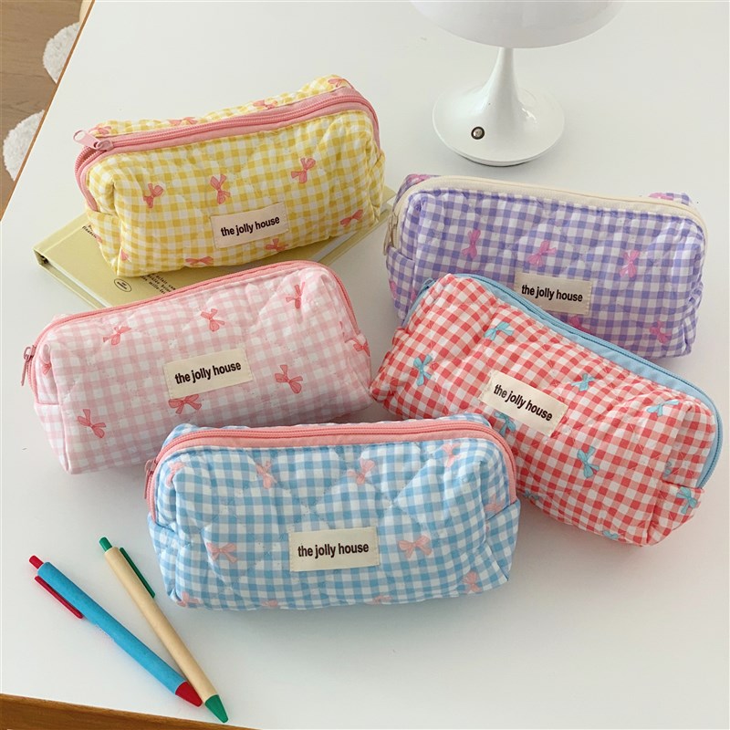 大容量笔袋文具盒女孩款2024年新款收纳袋高颜值格子蝴蝶结化妆包