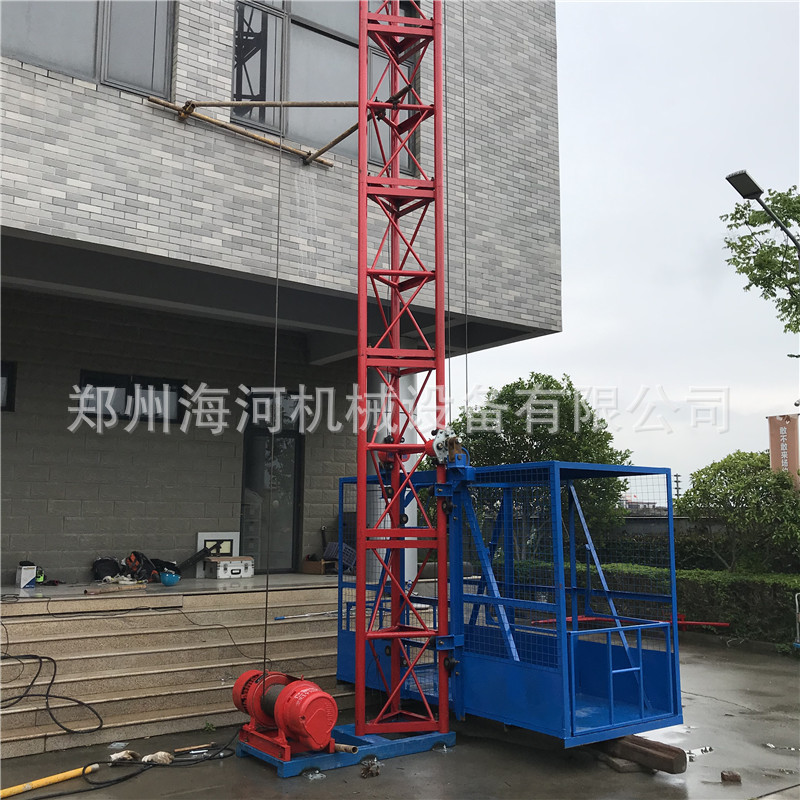 学校厂房上货提料机 酒店装修垂直升降机 一柱一篮施工升降机