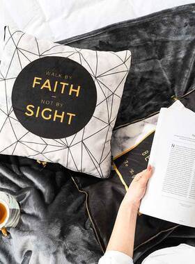 珊轻奢车载XTH抱枕被子用两汽车办室抱枕毯二合公一瑚绒加厚