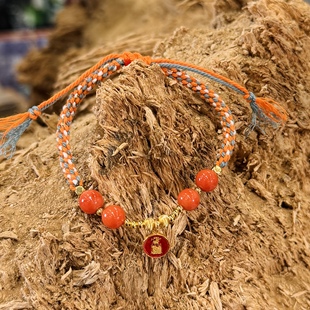 QUEENA.Z设计师新品系列女士轻奢珊瑚手绳 略有不同