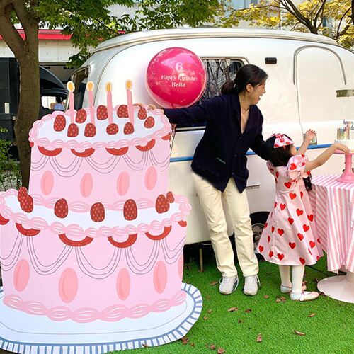 ins风卡通手绘巨形粉色生日大蛋糕kt板J百天生日周岁kt板立牌拍照