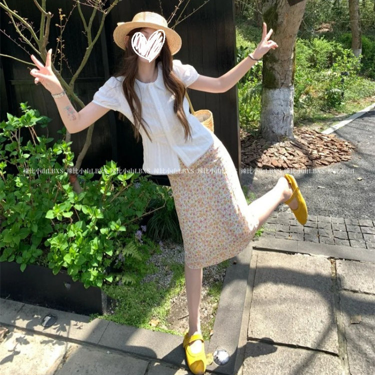 度假风甜美少女感娃娃领短袖修身衬衫女夏季高腰碎花半身裙两件套