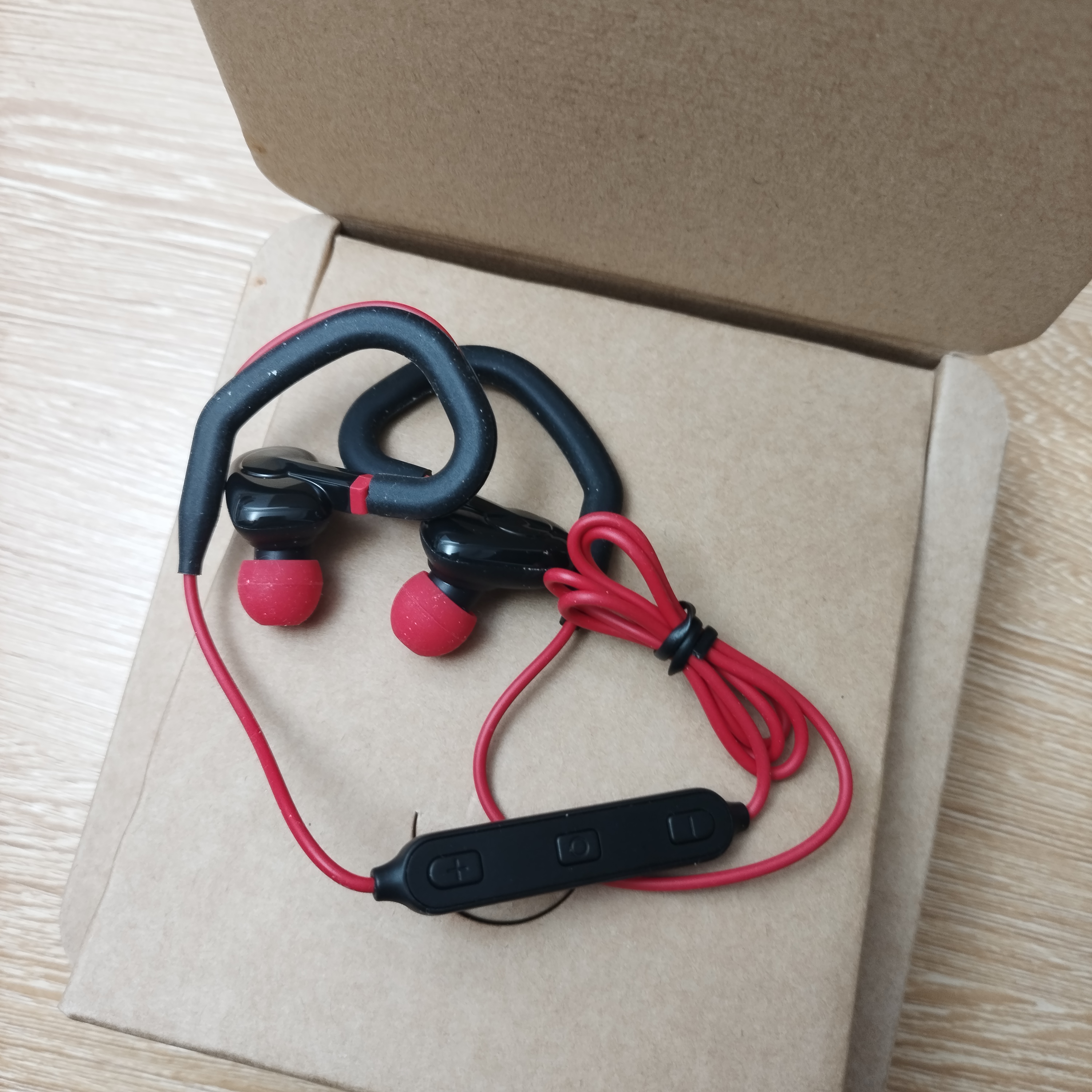 挂耳蓝牙耳机 支持aptx 坏的充不进电无法开机 当配件