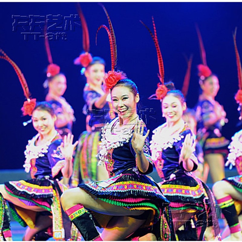 新款锦鸡炫美苗族服装演出服彝族土家族民族表演服舞蹈服女装包邮