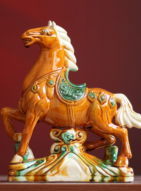 陶瓷马摆件唐三彩赤兔马家居礼品客厅电视柜玄关装饰工艺品摆设
