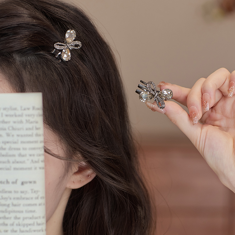 高级感靓丽水钻镂空蝴蝶结侧边夹