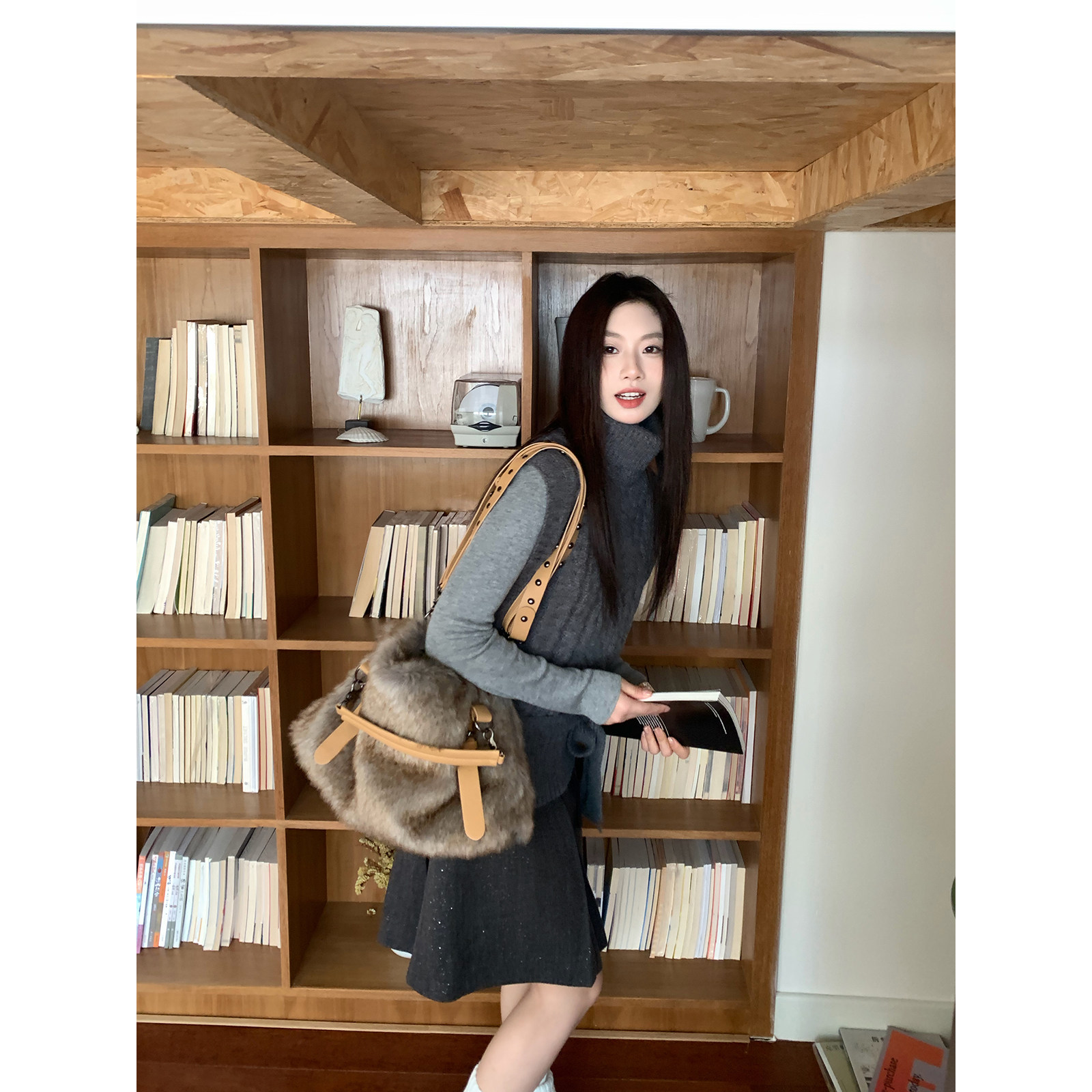 Joeyoo秋冬新款设计感灰色高领毛衣马甲套装女针织打底外穿两件套,女装/女士精品,时尚套装,淘宝优惠券,粉丝福利购,淘宝优惠卷