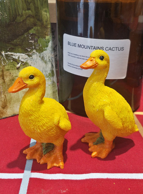 创意情侣小黄鸭摆件m户外花园庭院桌面假山鱼池动物装饰工艺品送