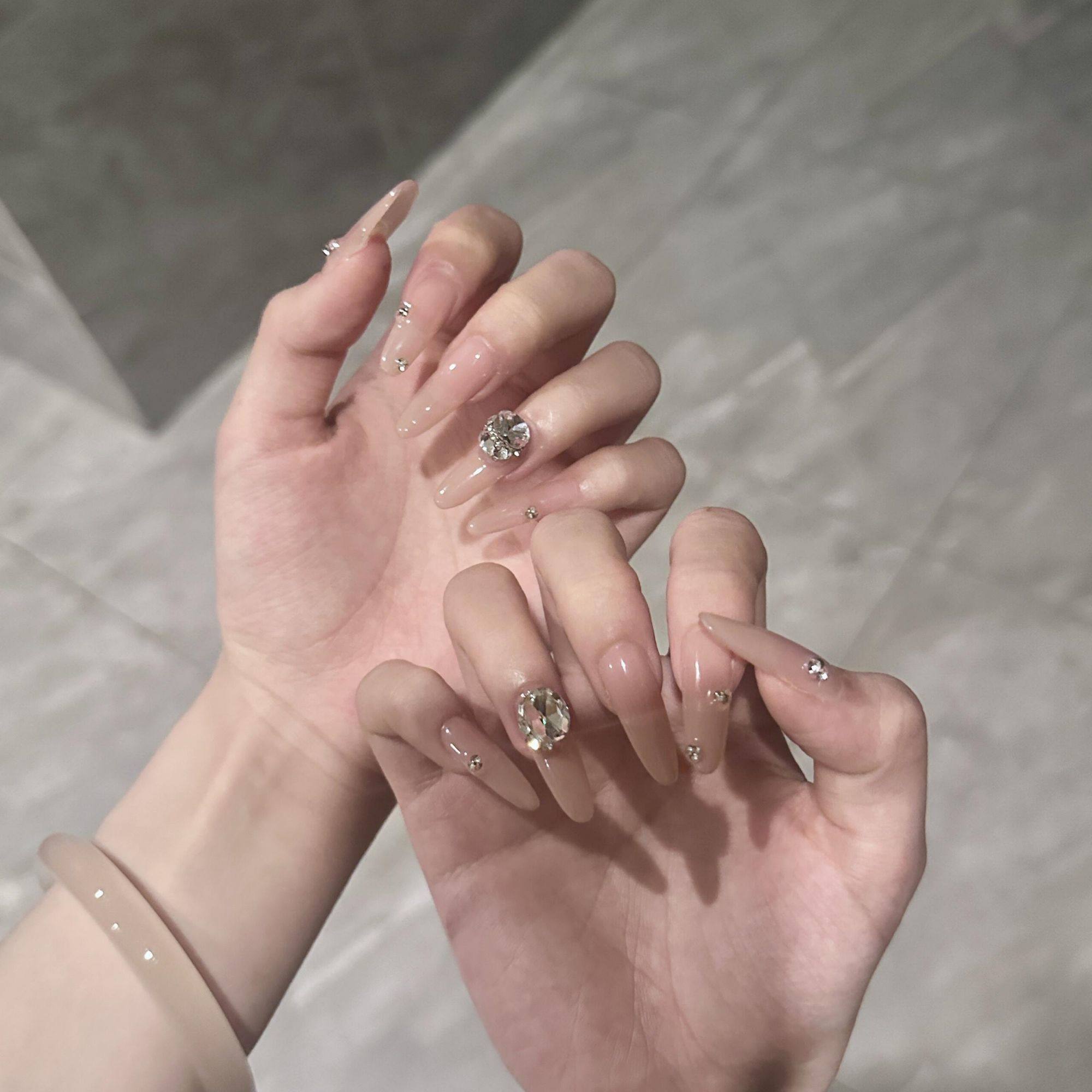 新款纯欲满钻裸色高级美甲气质温柔穿戴甲贴片爆闪钻纯欲风纯手工,彩妆/香水/美妆工具,穿戴甲/甲片,淘宝优惠券,粉丝福利购,淘宝优惠卷