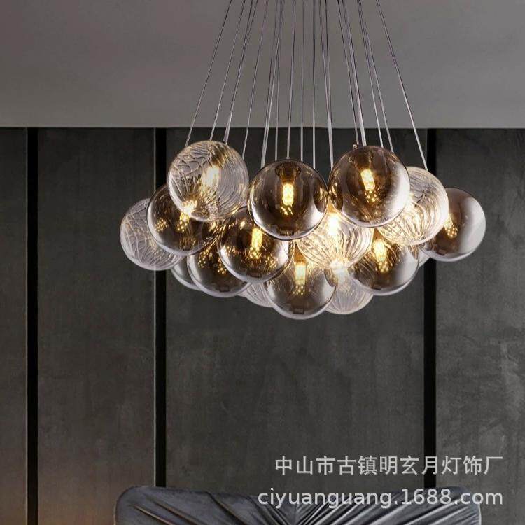 轻奢客厅吊灯餐厅灯北欧玻璃泡泡月球灯新款卧室星球网红店设计