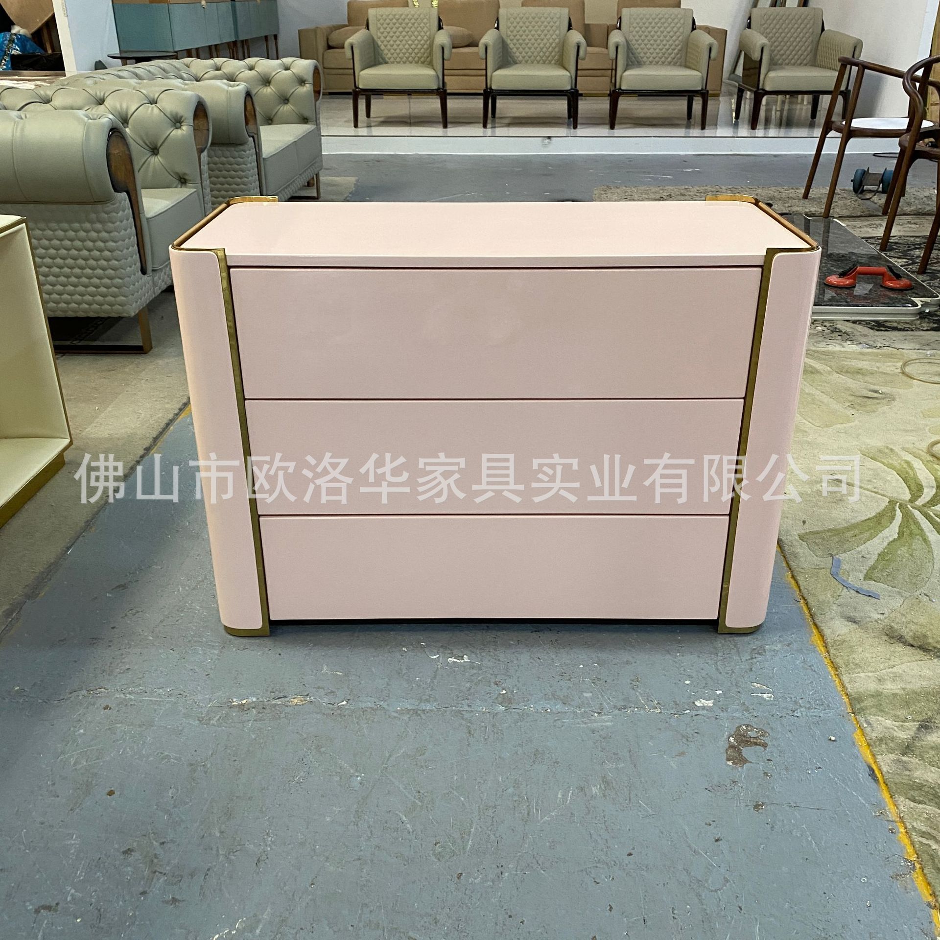 样板房衣帽间餐边柜尺寸可选择颜色可选择高亮光钢琴烤漆