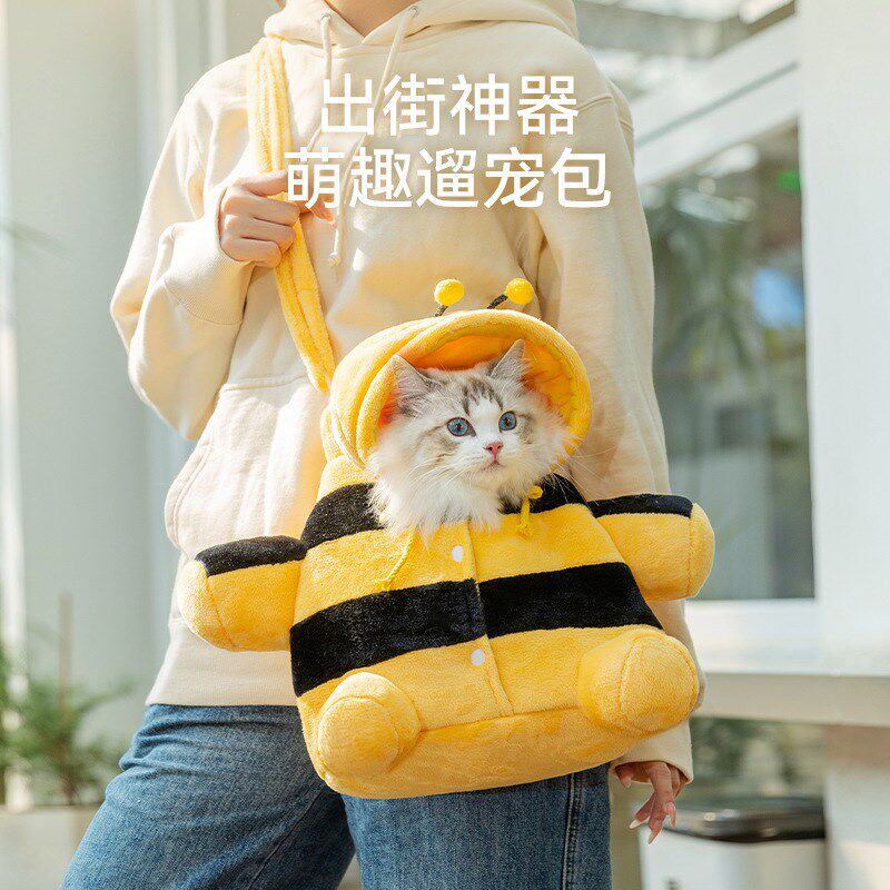 宠物猫咪可爱萌趣斜挎包外出神器秋季保暖加绒猫包布偶猫英短幼猫