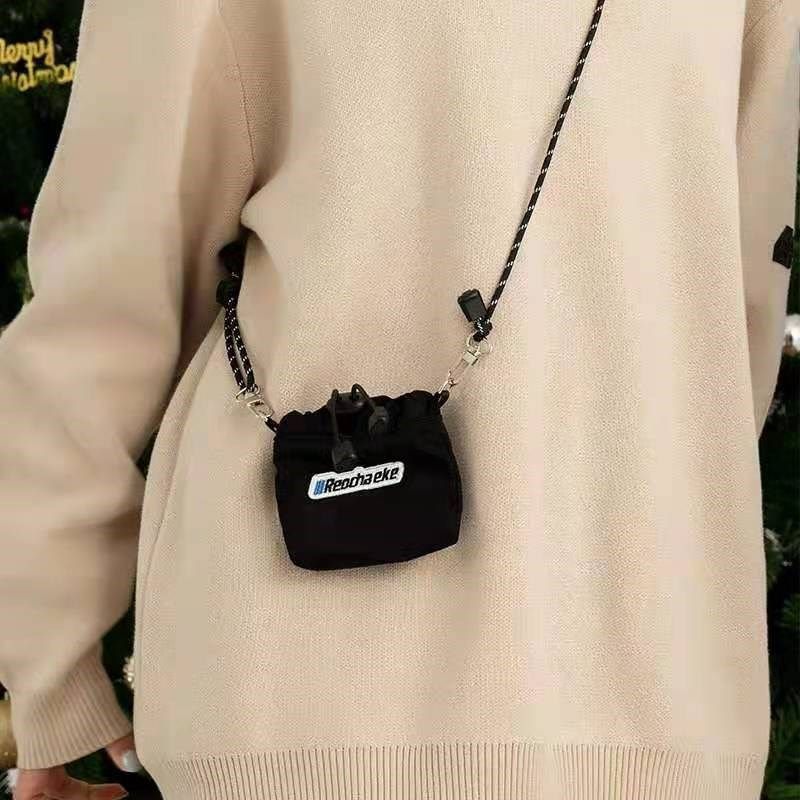 斜挎小包百搭迷你韩版零钱包小众设计感休闲简约抽绳式耳机包,箱包皮具/热销女包/男包,腋下包,淘宝优惠券,粉丝福利购,淘宝优惠卷