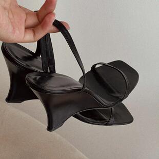 高级感小众露趾坡跟高跟凉鞋女2024夏季外穿粗跟一字半拖鞋凉拖鞋