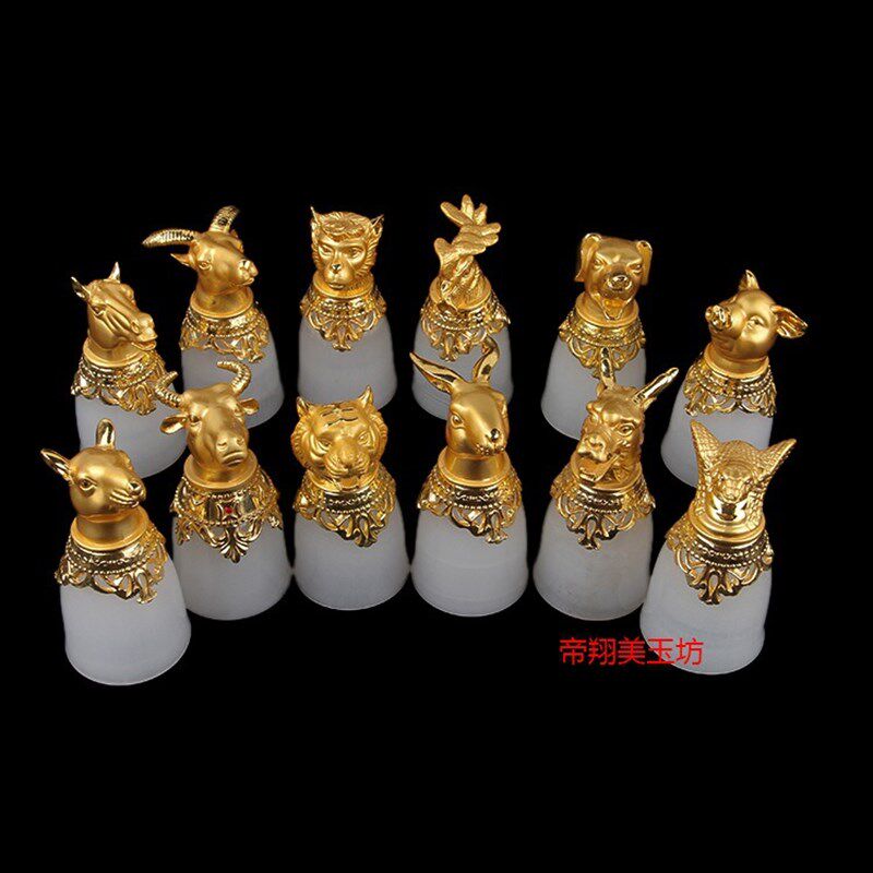 热销阿富汗白玉十二生肖动物酒杯摆件金镶玉酒杯套装