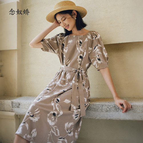 夏季念奴娇泡泡袖高腰A字连衣裙