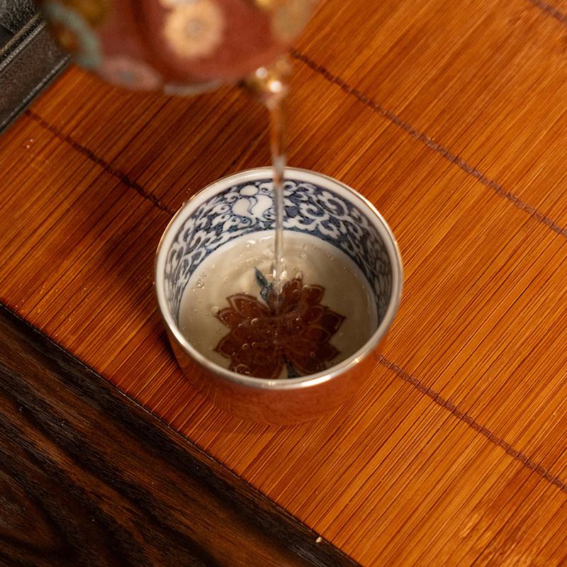 畅怀堂丨枣皮红·缠枝莲守真杯景德镇高端陶瓷主人杯家用茶具茶杯图片