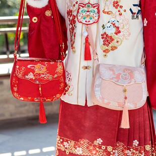 2026新款马年新中式国风货郎包包古风汉服配饰包包翻盖斜跨布包