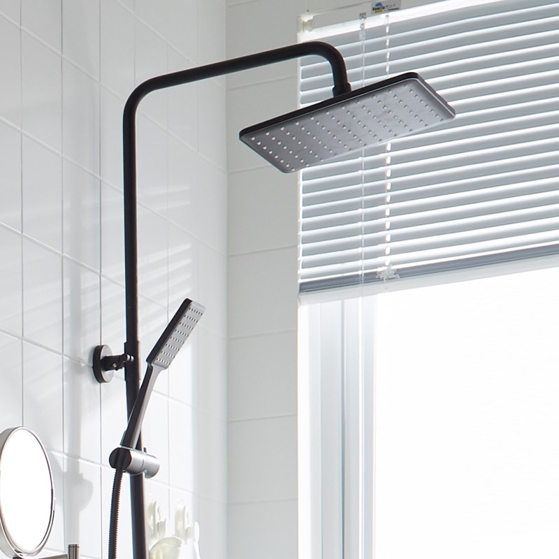 航母花洒灰色钢琴四挡淋雨花洒套装航母淋浴套装数显恒温白色黑色