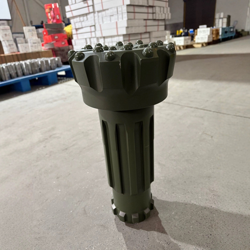 HD85A-216mm潜孔钻头用于矿山水井施工。