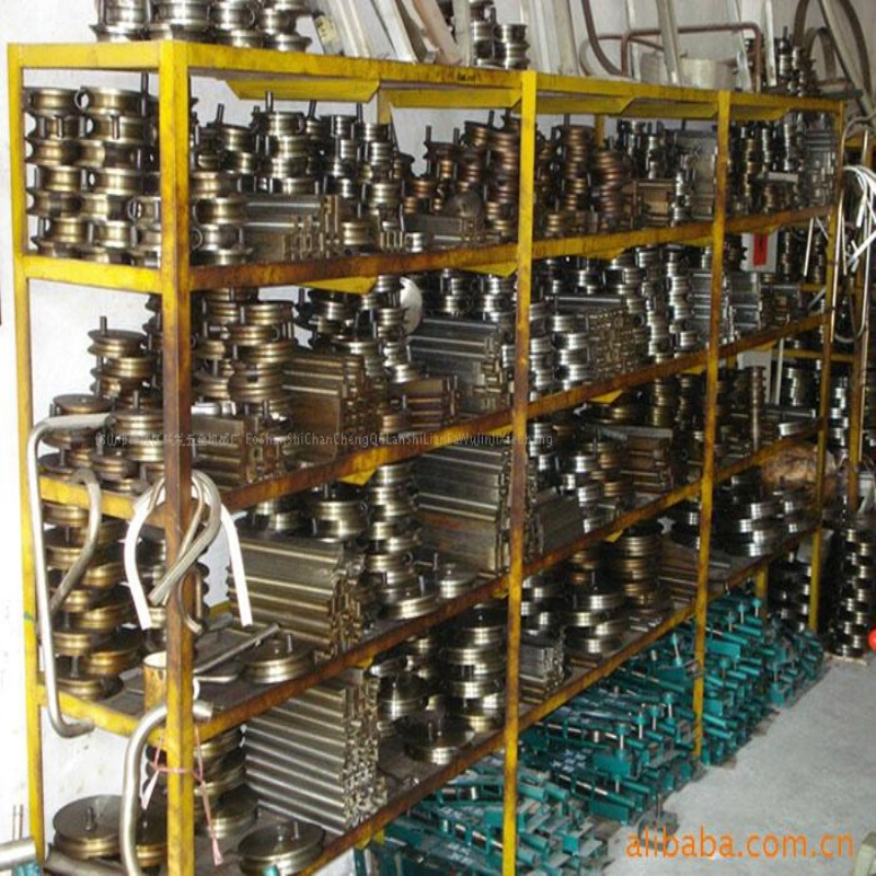 供应CA-043手动台装铝伸缩闸模具(图)