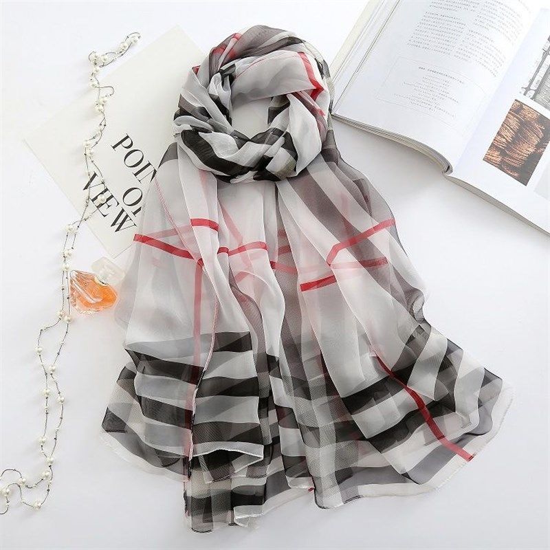杭州真丝丝巾女h桑蚕丝春秋纱巾韩版百搭格子围巾英伦经典格纹冬