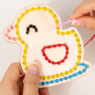 蒙氏diy缝工板幼儿p园中大班手工编织区域材料包儿童缝线刺绣玩具