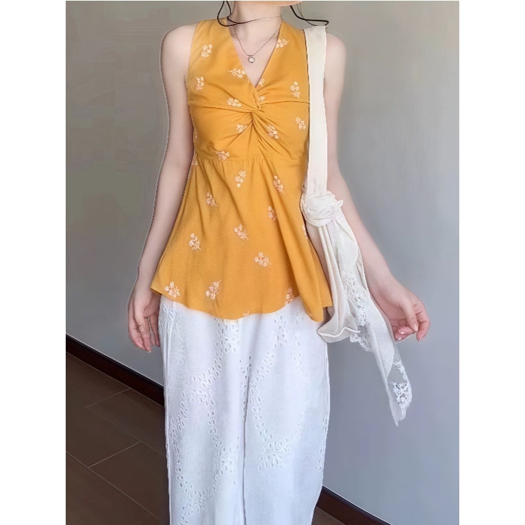 黄色碎花扭结V领衬衫女夏季2025新款独特好看别致减龄无袖上衣