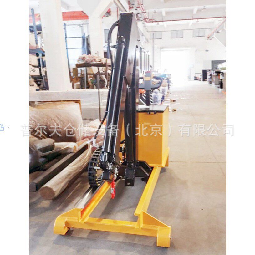 普尔夫小型移动吊机电动液压旋转搬运吊车伸缩臂模具升降起重吊机