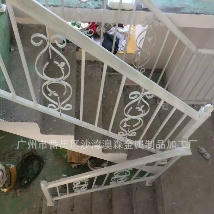 铁艺旋转楼梯阳台栏杆喷涂防护