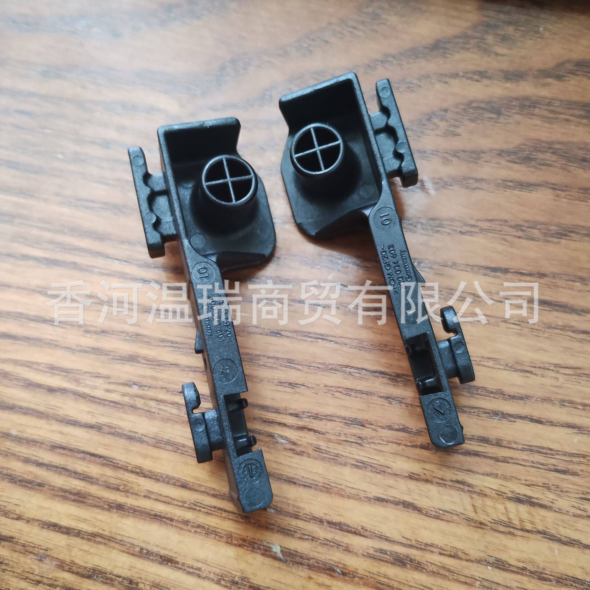 LR137034 天窗支架