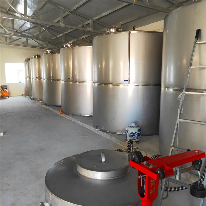 304白钢储罐防腐耐用储液罐 带腿平底散酒罐 不锈钢立式酒容器