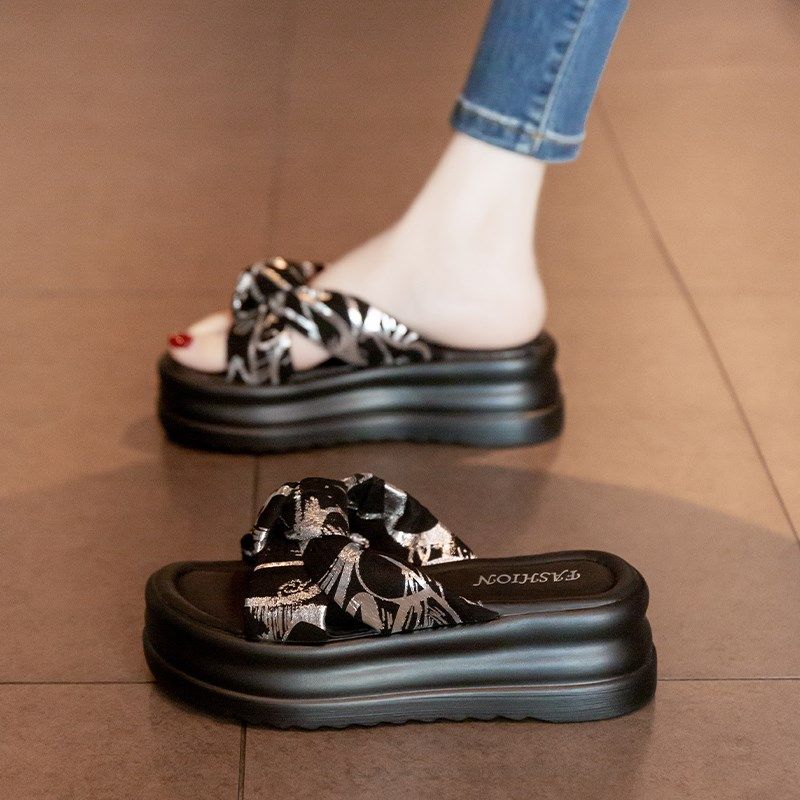 高级感厚底凉拖鞋女夏外穿2025新款时尚气质松Q糕高跟海边沙滩凉