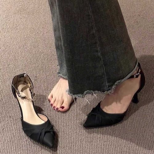 黑色高跟鞋女18岁成年礼设计感小众尖头珍珠一字带单鞋细跟中空鞋