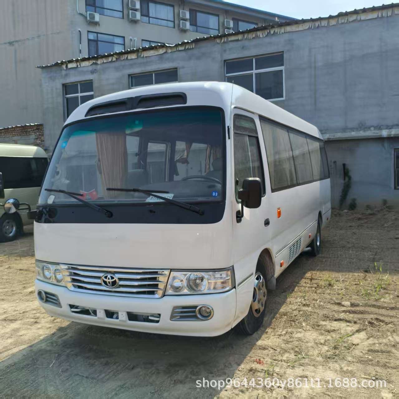 燃油版丰田柯斯达19座通勤客车