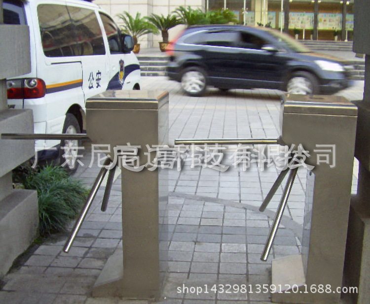 尼高迈立式三辊闸 耐用型单向棍式通道闸 304不锈钢手动三叉转闸