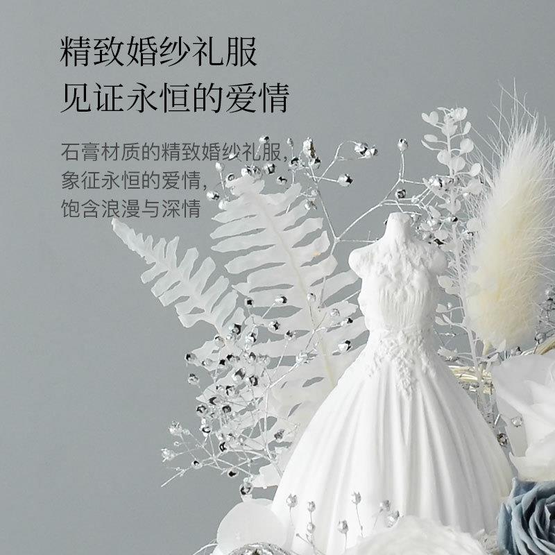 直销新款七夕情人节告白礼物婚纱永生花玫瑰送女友生日创意居家摆