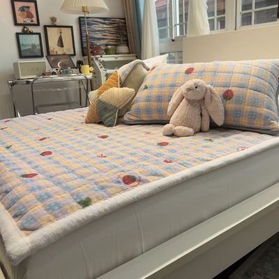 少女心草莓A类冬季牛奶绒床垫