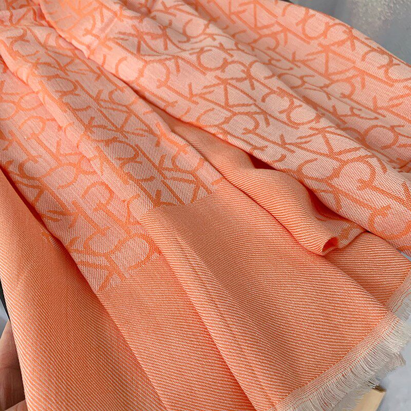 润泽缎面纯色字母提花气质高级感男女春夏围巾办公室披肩年会礼品