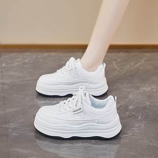 爆款皮面小白鞋女34码2025新款春季厚底小个子增高轻便软底运动鞋