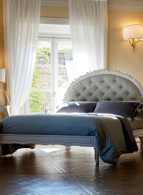 法式宫廷实木雕花双人床欧式布艺拉扣公主床复古白色描金别墅家具