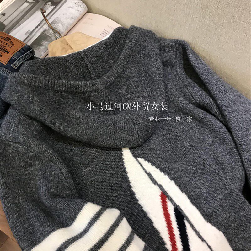 元厂!!D牌料~四条杠学院风减龄帆船提花连帽宽松拉链毛衣女秋冬