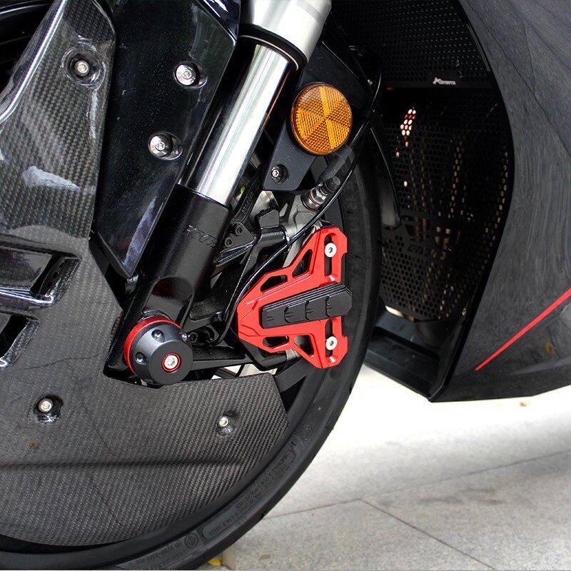 适用贝纳利龙卷风552R黄龙TNT600i 752S 899改装卡钳刹车泵保护盖